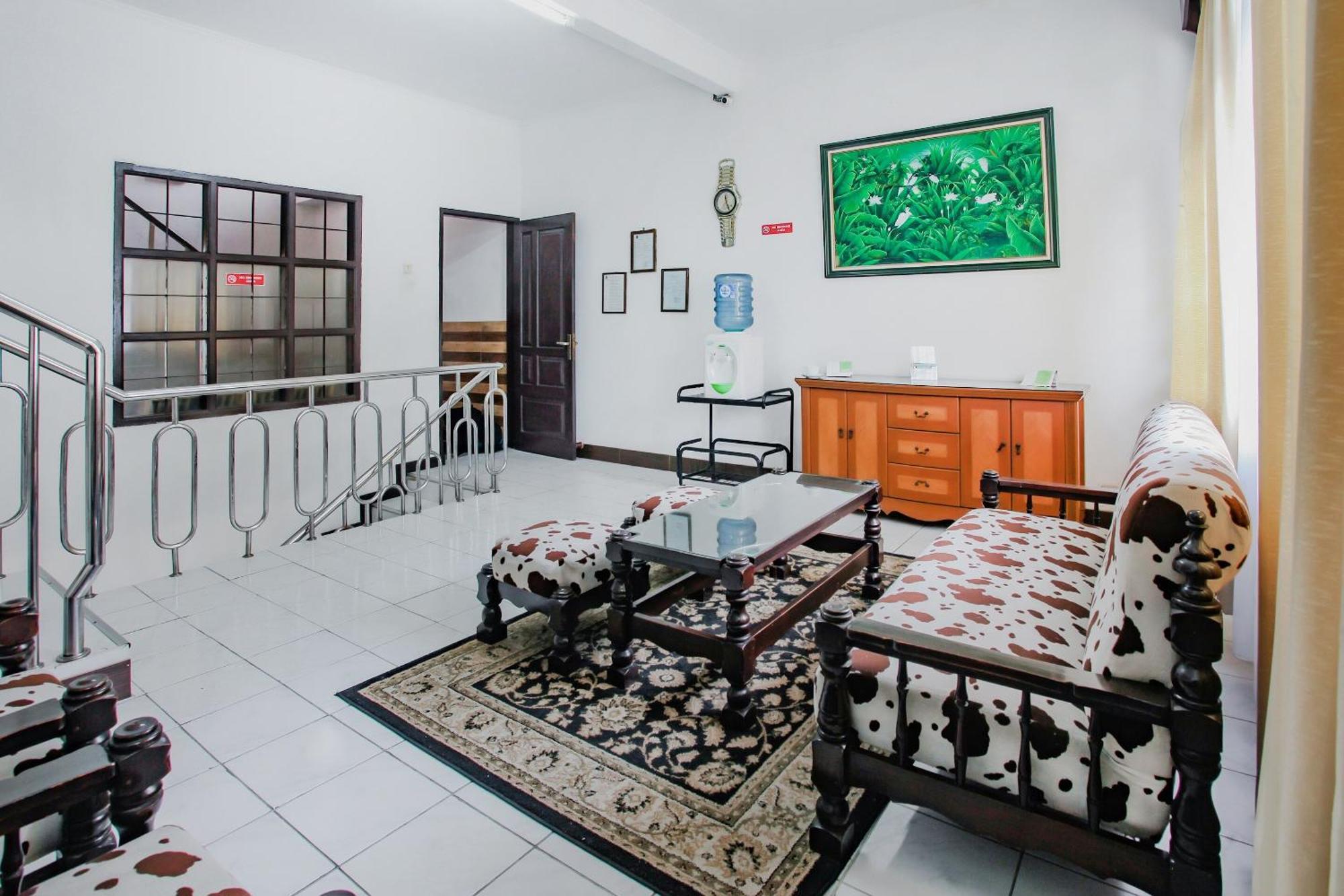 Oyo Life 90091 Wisma Pakuan Syariah Bogor Luaran gambar